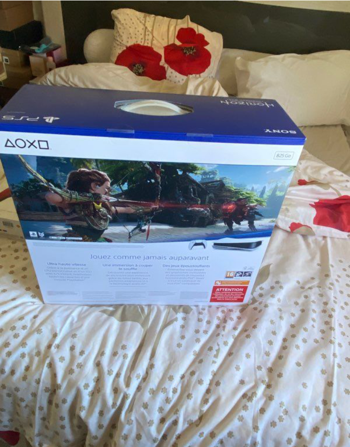 PS5 standard neuve jamais déballé - Miniature 4