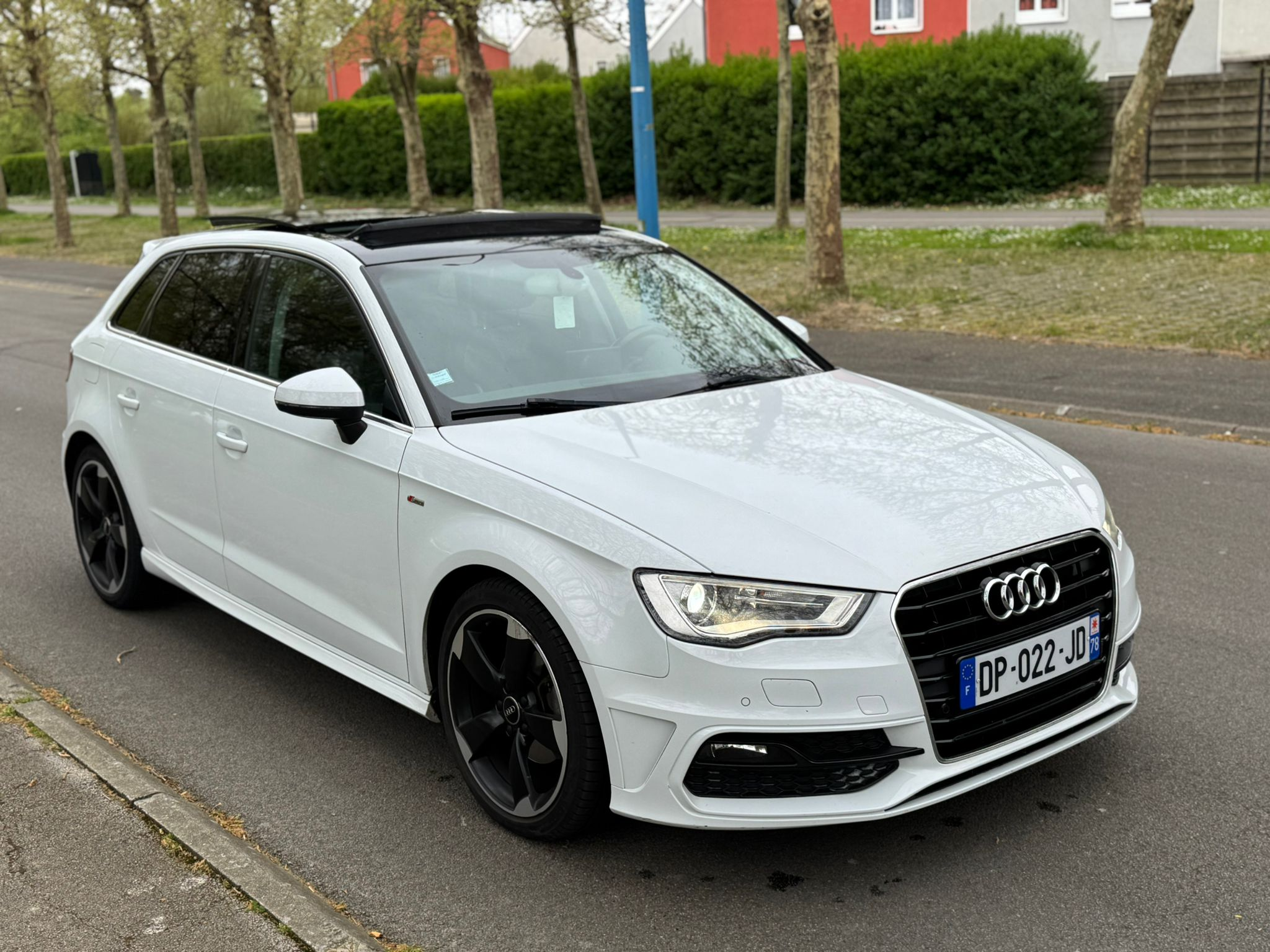 Audi A3 S-Line SportBack 2.0 TDI à vendre - Miniature 2