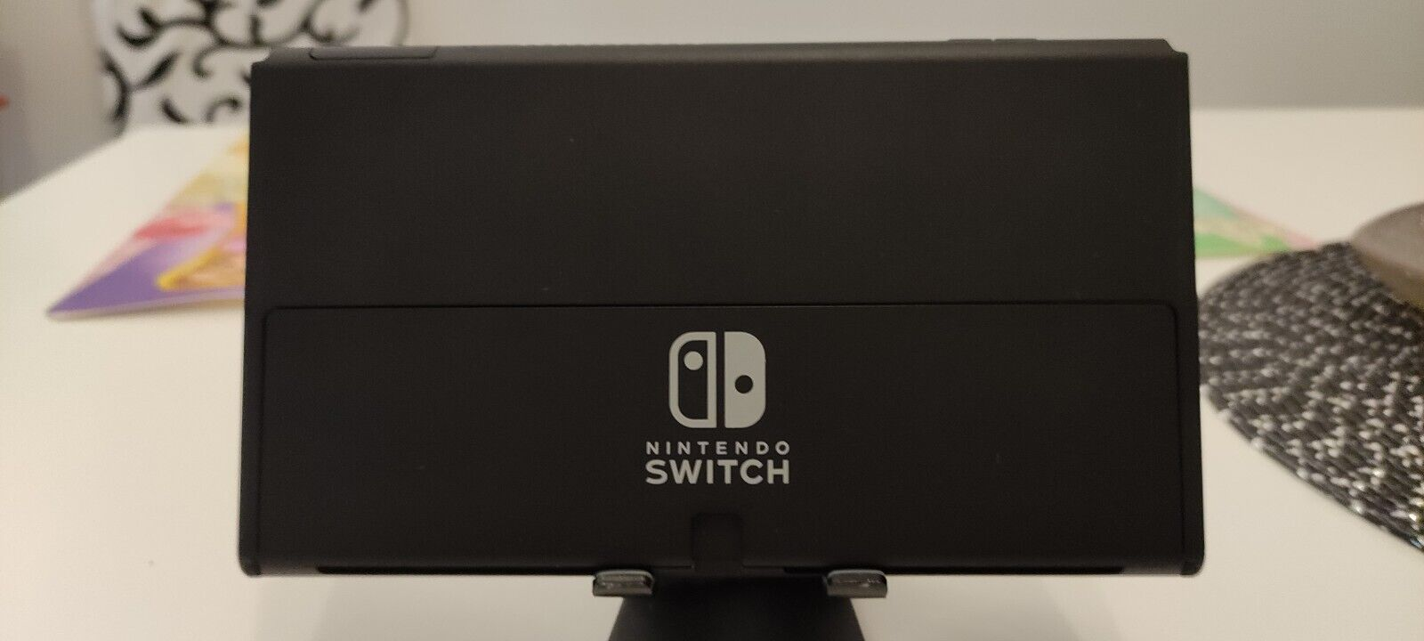 Tablette Nintendo Switch OLED comme neuve en excellent état - Miniature 3