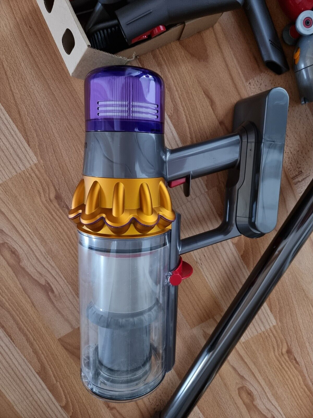 Dyson V15 Detect absolute - großes Zubehörset - NEUWERTIG