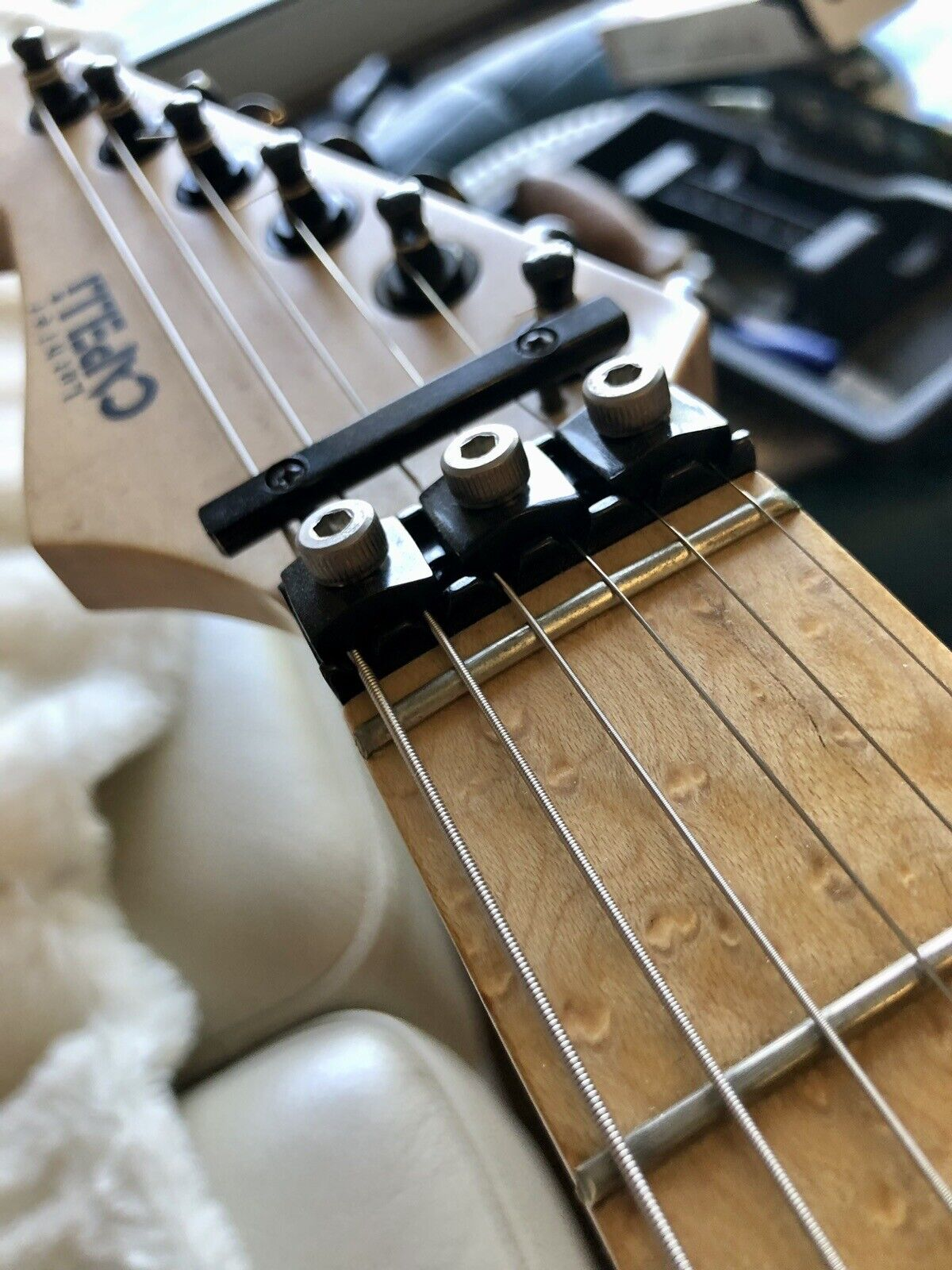 Guitare luthier - Miniature 2
