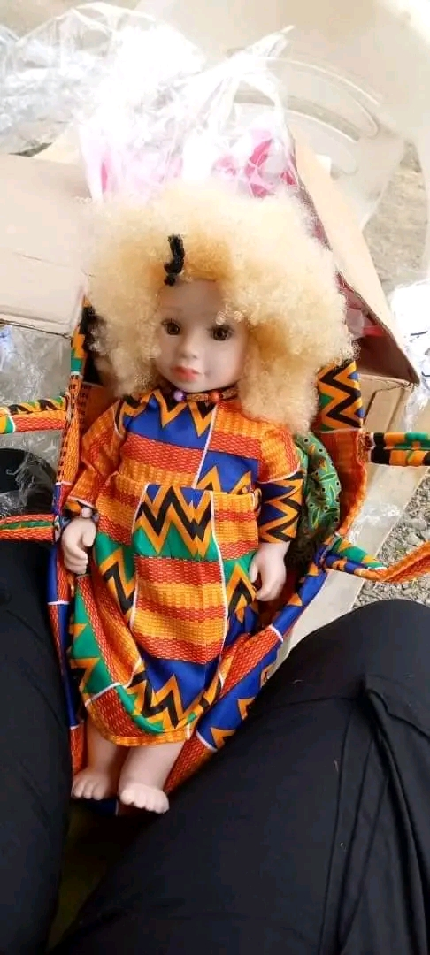 La  poupée claire