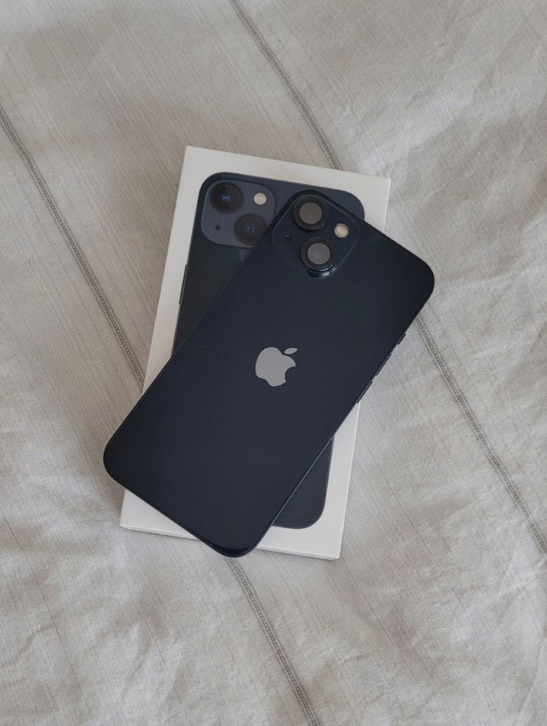 iPhone 13 bleu 128 GB en excellent état