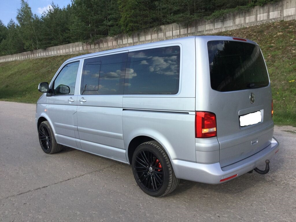 Monospace VOLKSWAGEN Multivan T5 - Miniature 2