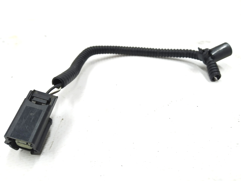 Connecteur de capteur de température de liquide de refroidissement de câblage principal avant x517/5