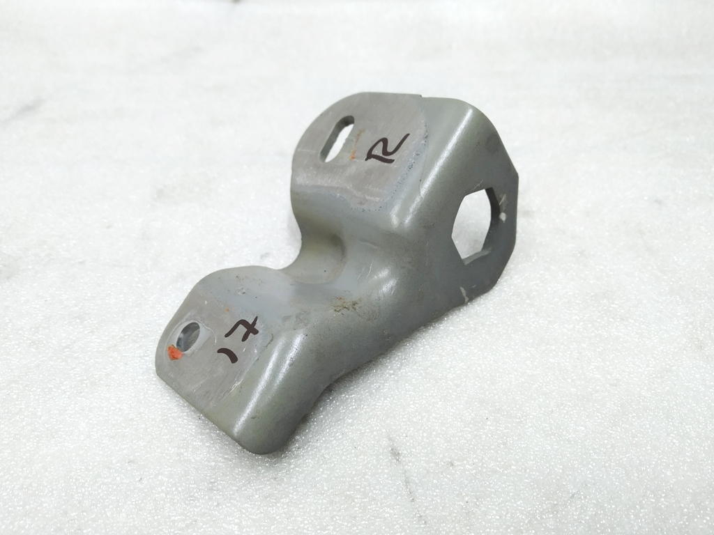 Support de fixation de longeron avant droit Tesla 1069426-KR