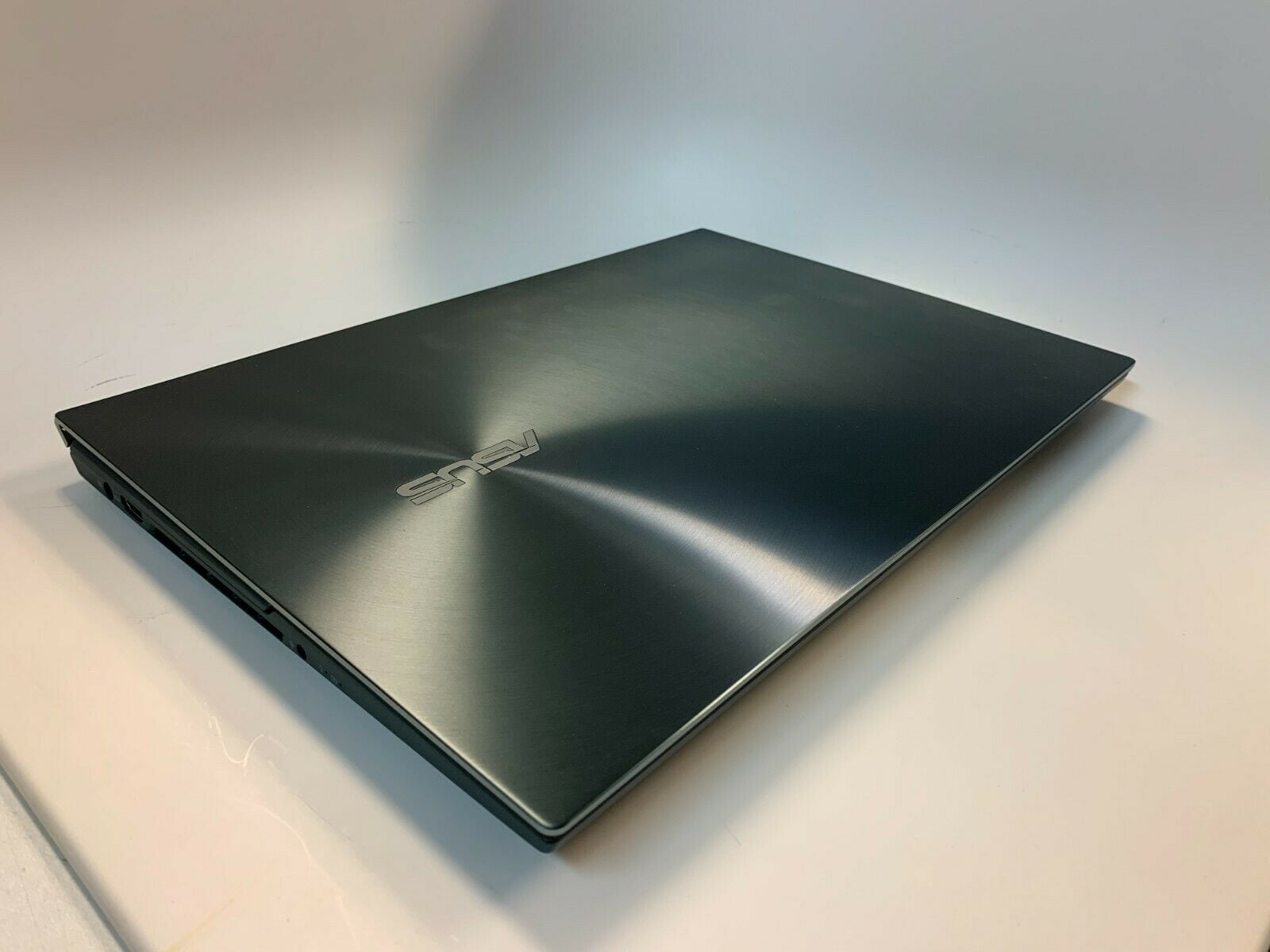 ASUS ZenBook Pro Duo 15 OLED UX582HS-XH99T Laptop - 32GB, 1TB, GeForce RTX 3080