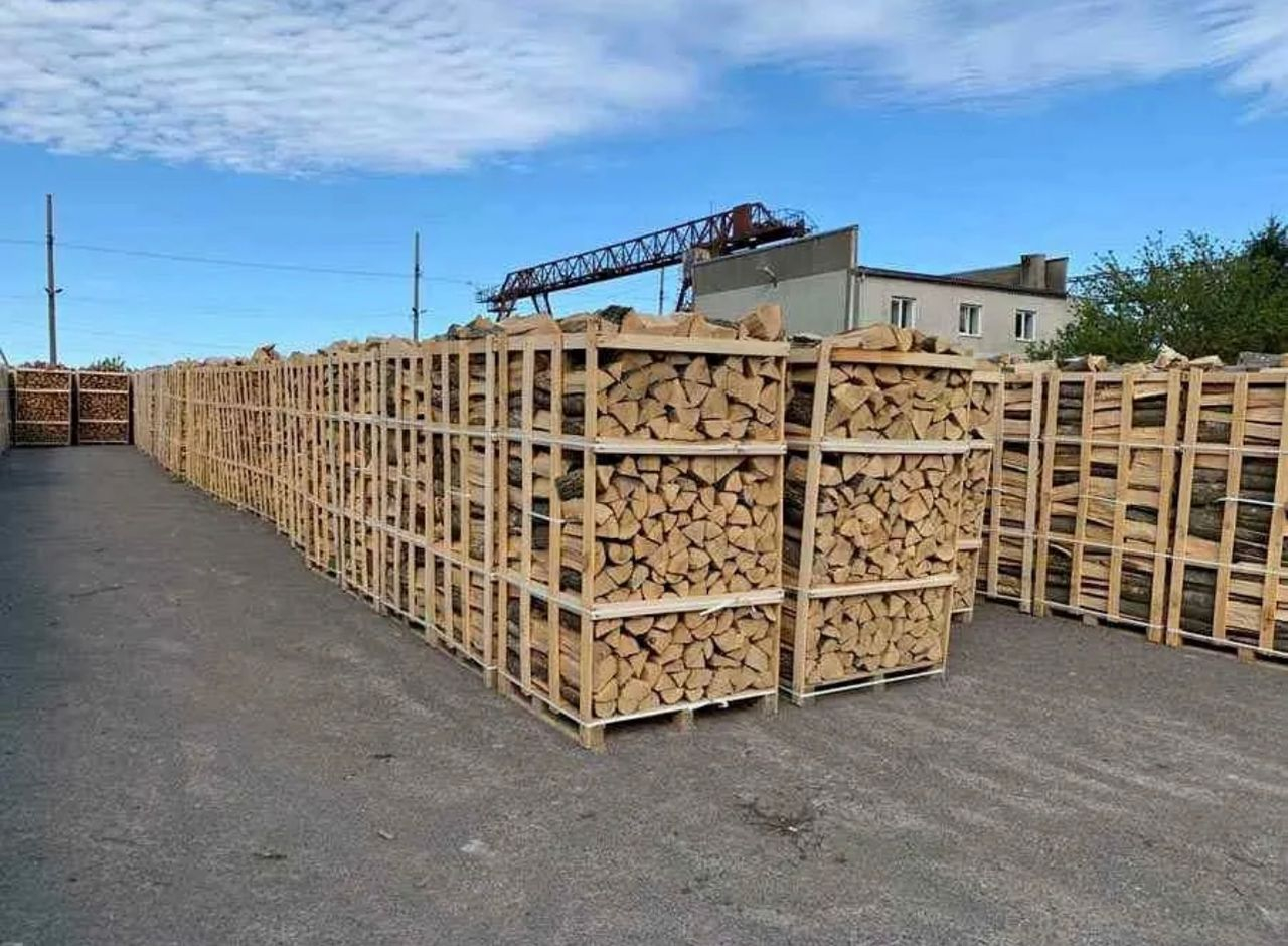 BOIS DE CHAUFFAGE DE QUALITÉ SUPÉRIEURE.