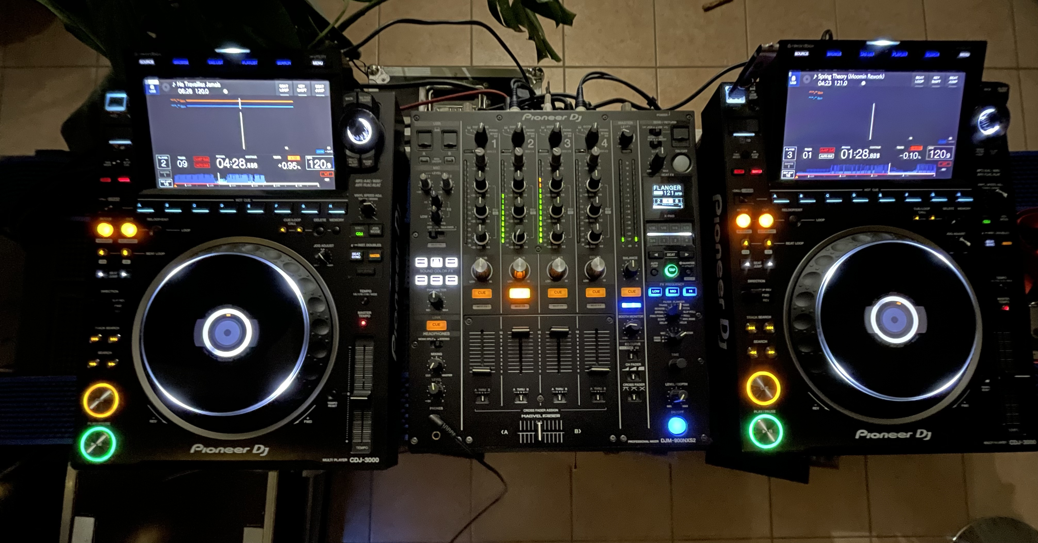 2 CDJ 3000 et 1 DJM 900 NXS2