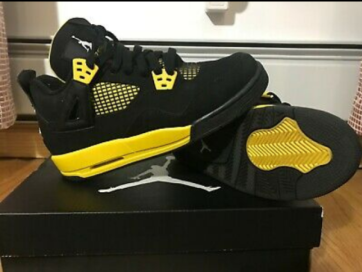 Air Jordan 4 disponible