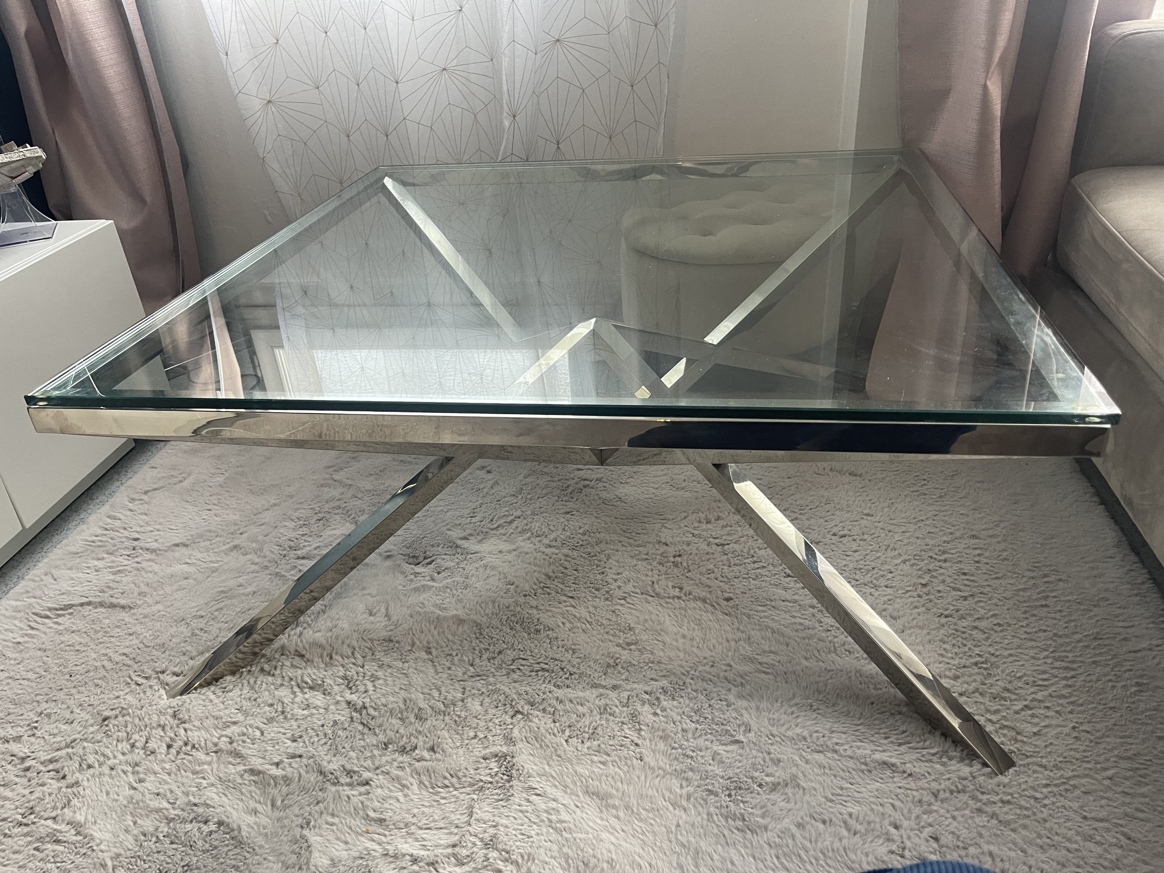 Table en aluminium avec plateau en verre - Miniature 3