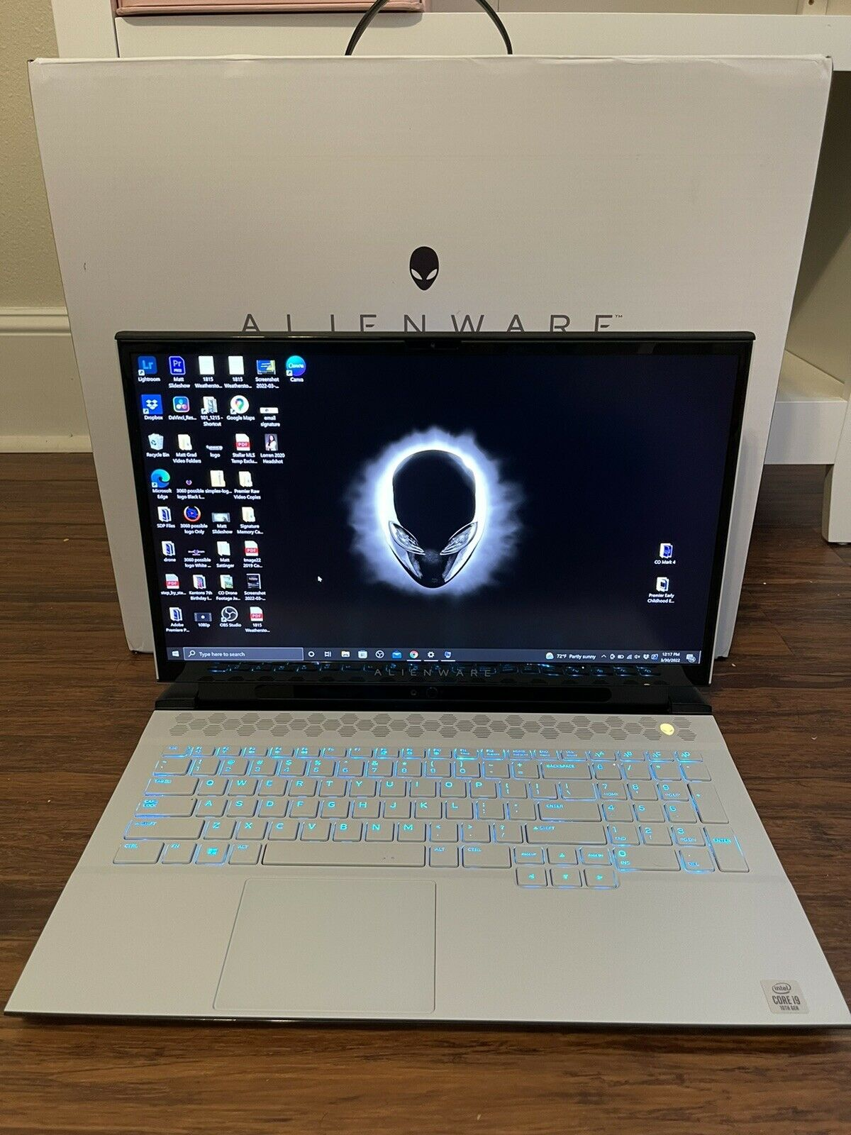 Alienware m17 R4, 17.3 in Gaming Laptop- Intel i7-10870H, 16GB DDR4 RAM, 1TB SSD - Miniature 2
