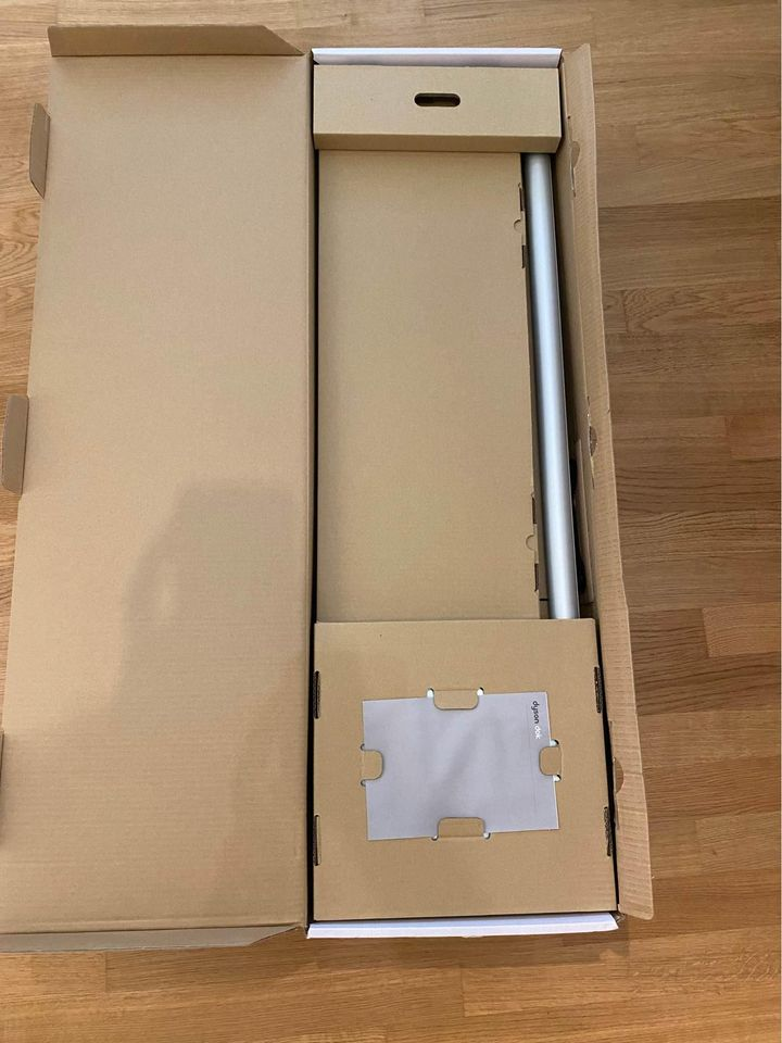 Dyson v15