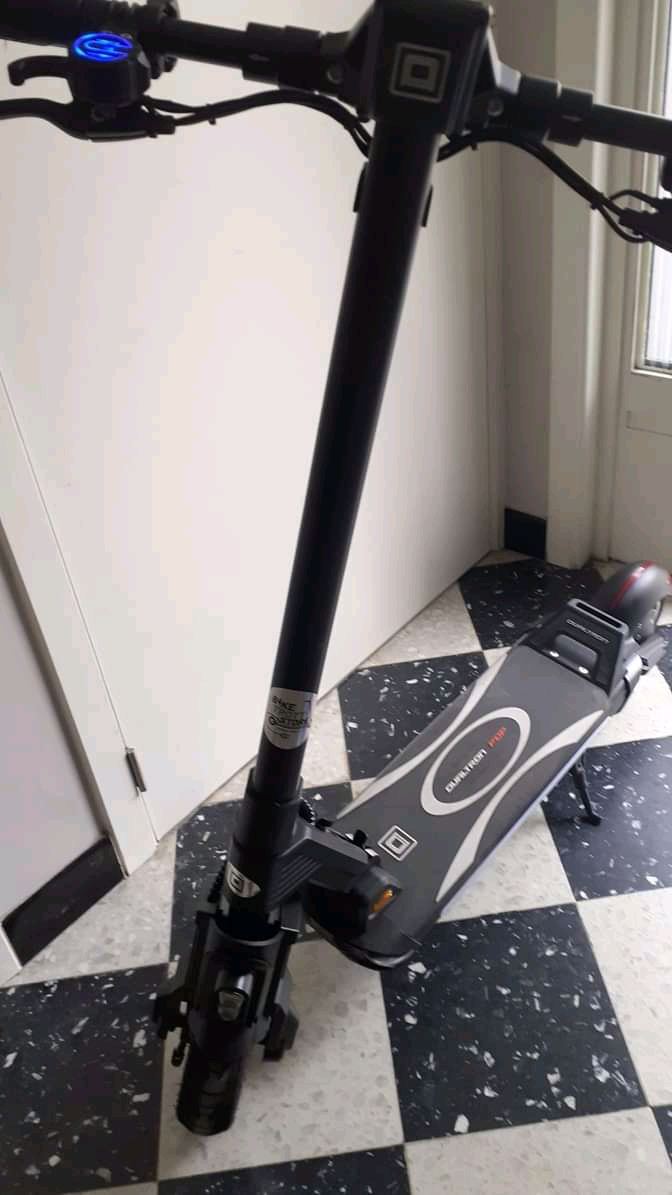 Trotinette Électrique New bien propre