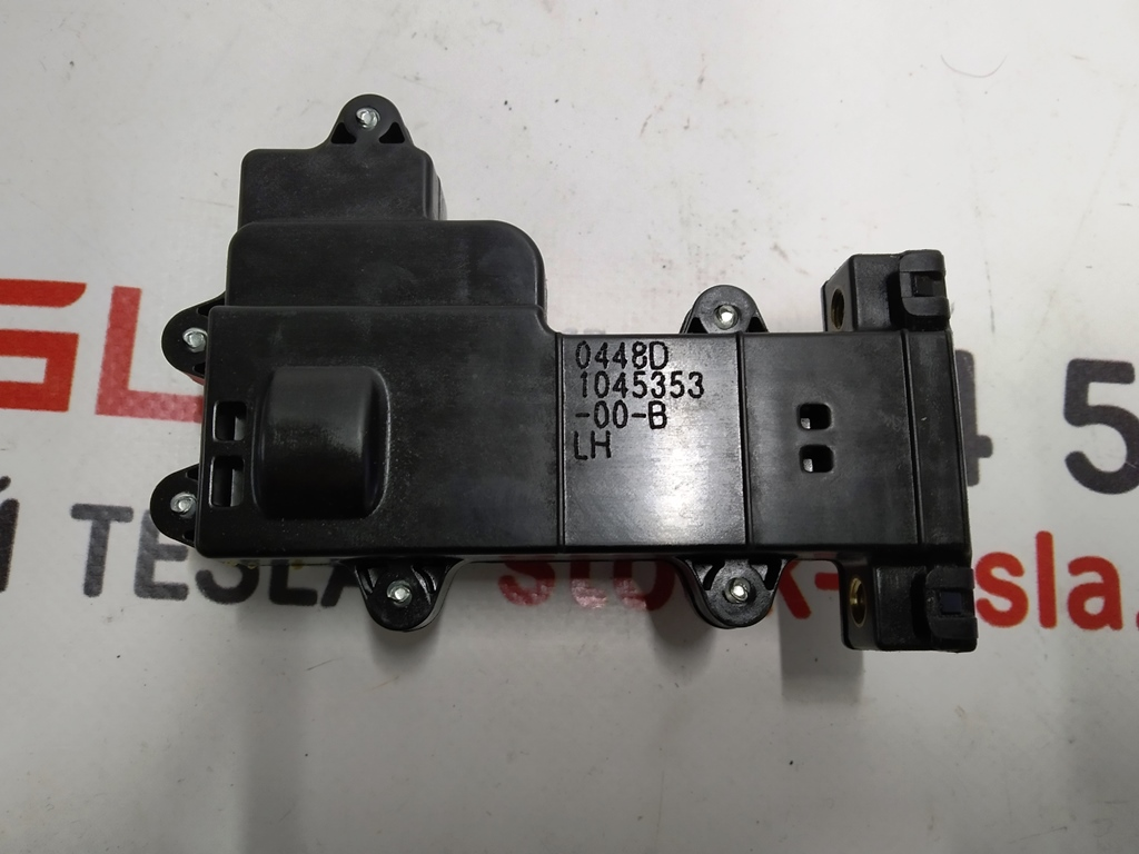 Actionneur de porte avant gauche Tesla 1045353-00-B