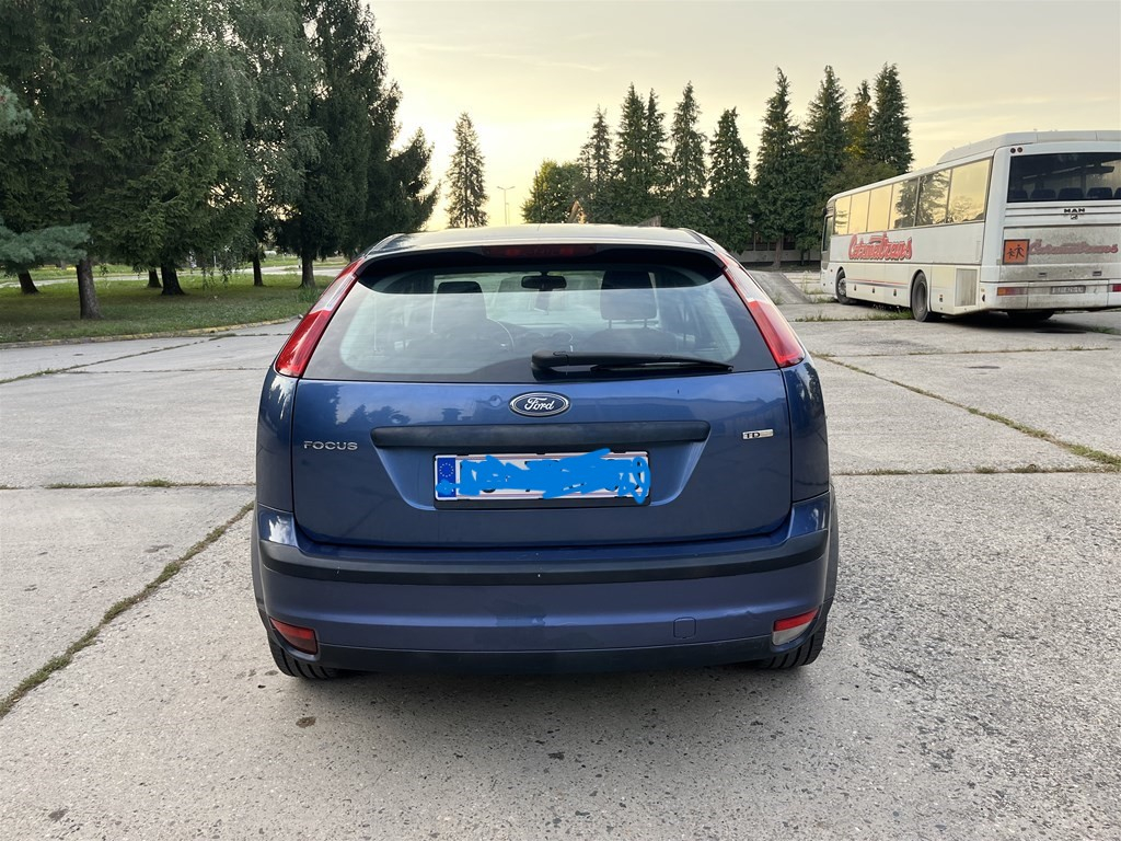 Ford Focus Bleu 2005