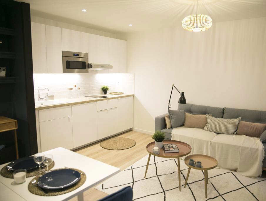 Location meublée appartement 2 pièces 45 m² Paris 17E