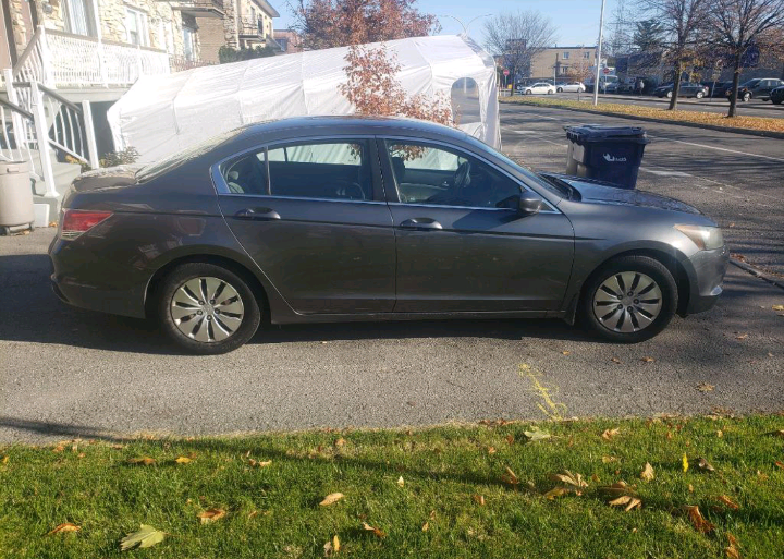 Voiture Honda accord 2009 - Miniature 3