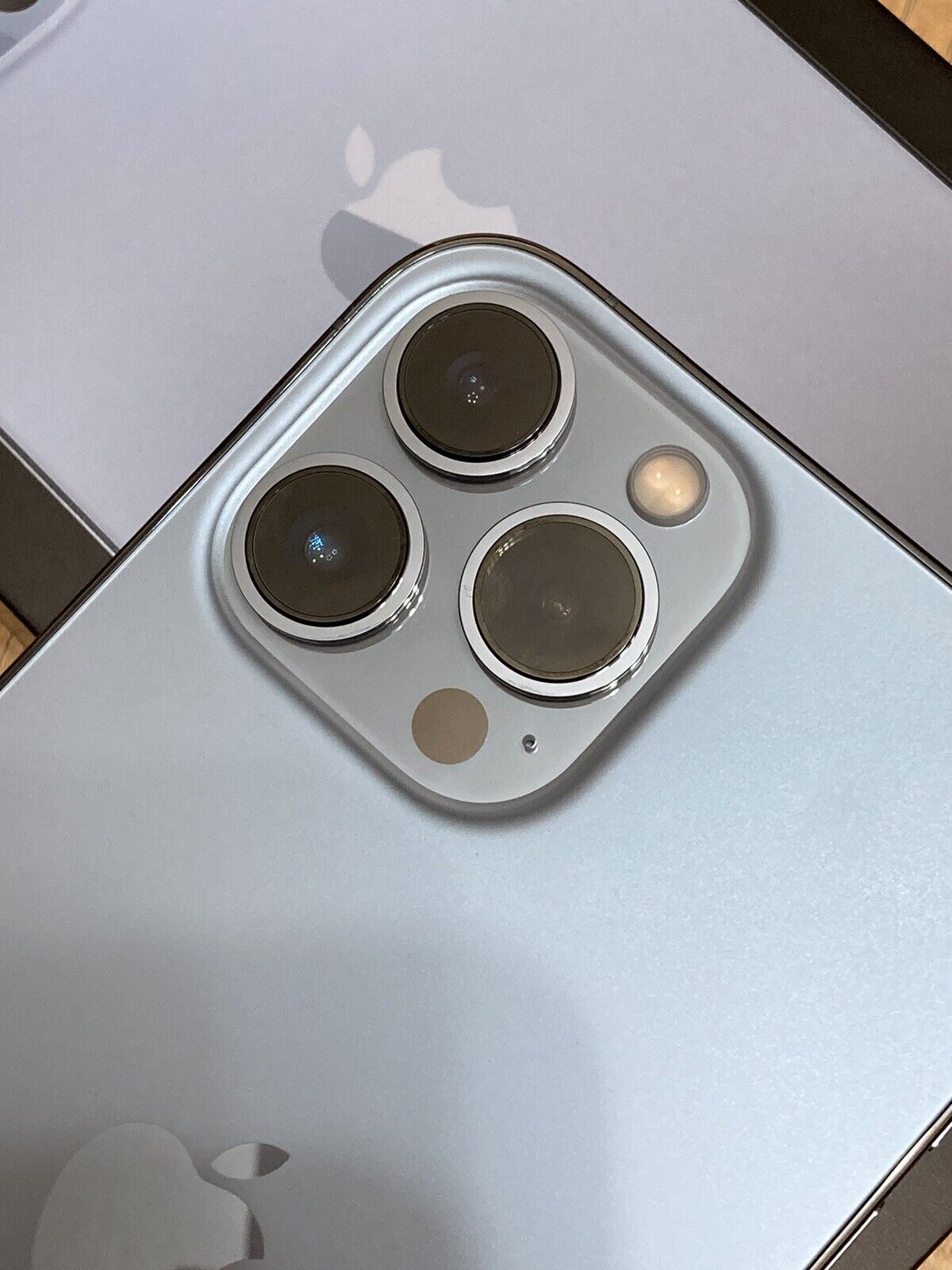 Apple iPhone 13 pro max -256Go-suerra blue.