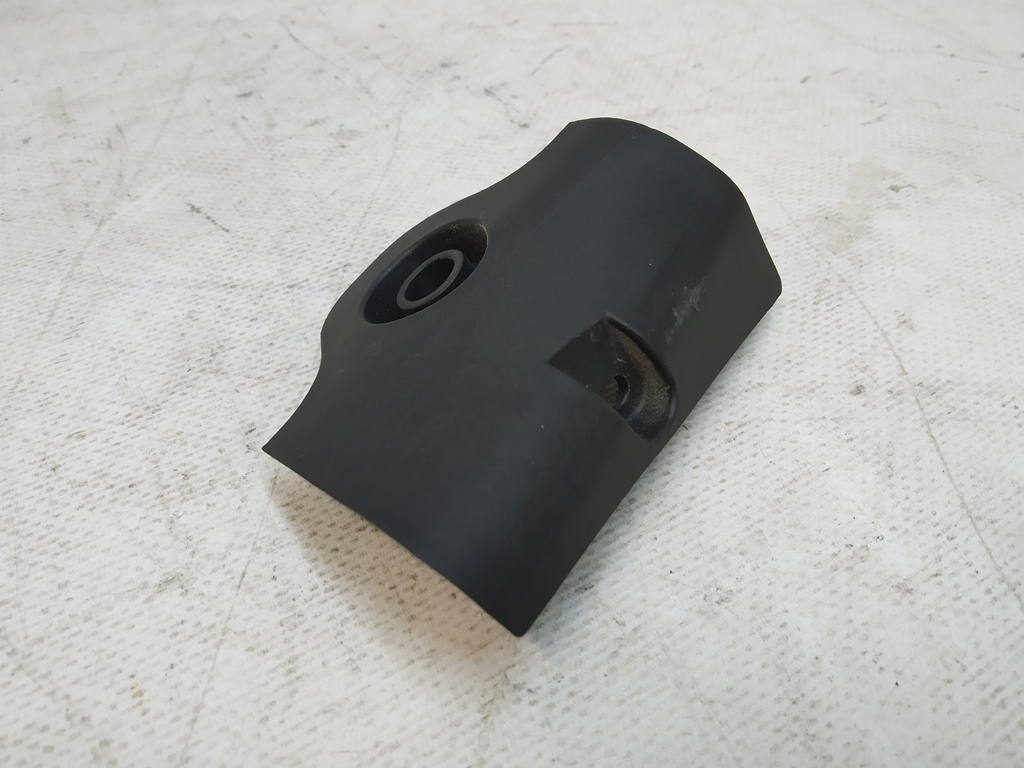 Support pour la fixation de l'œillet de lame droite du modèle Tesla central Y 1494157-00-A