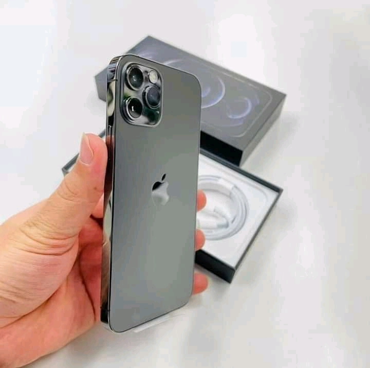 iPhone 12 pro Max - Miniature 4