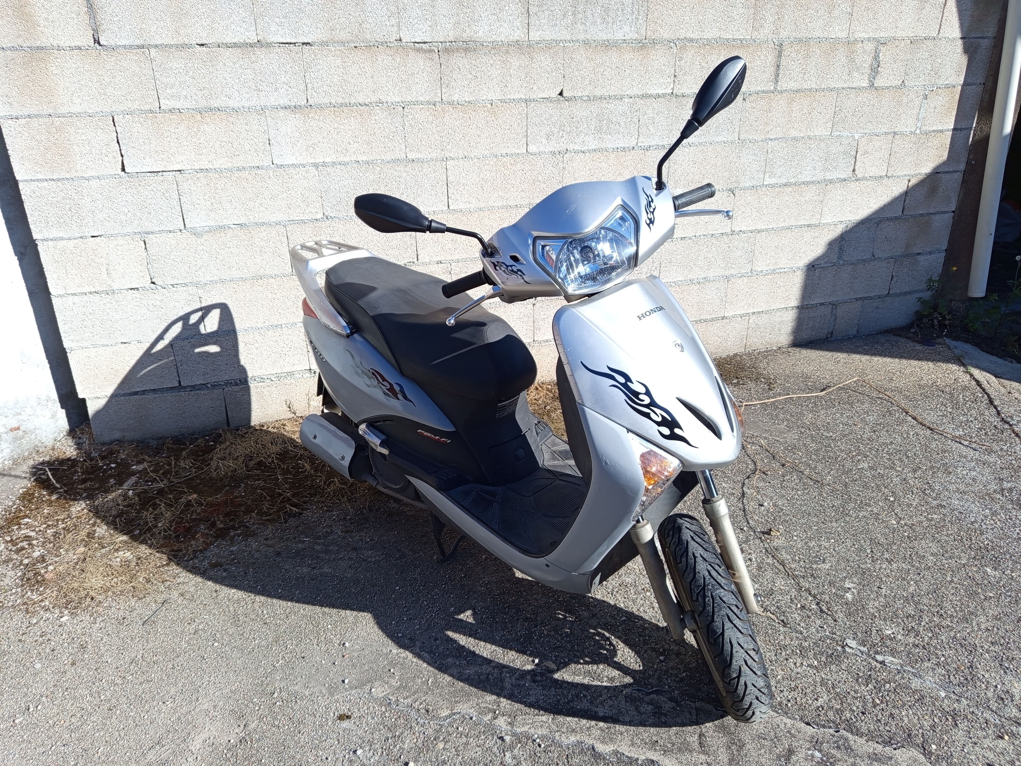 Scooter Honda Lead 110 à vendre