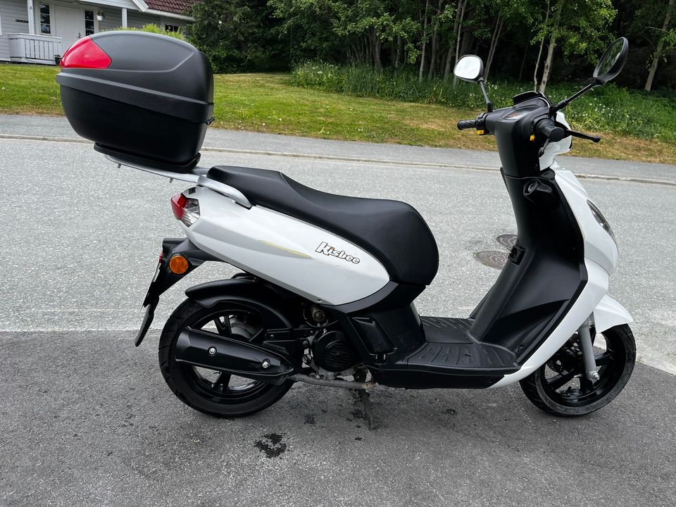 Scooter Peugeot Kisbée année 2014 - Miniature 3