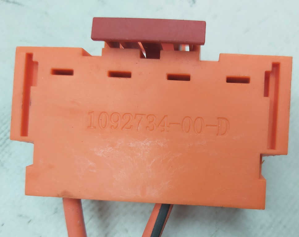 Fil haute tension 240V du contacteur de charge de la batterie principale avec connecteur cpl Tesla  