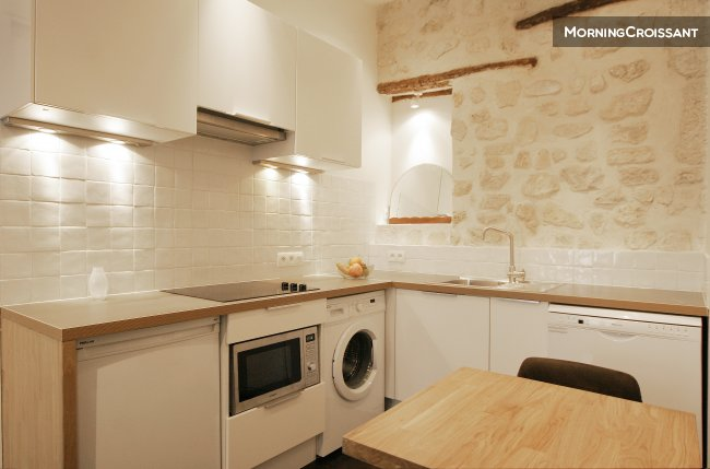 STUDIO MEUBLE 27 METRE CARRE A LOUEZ