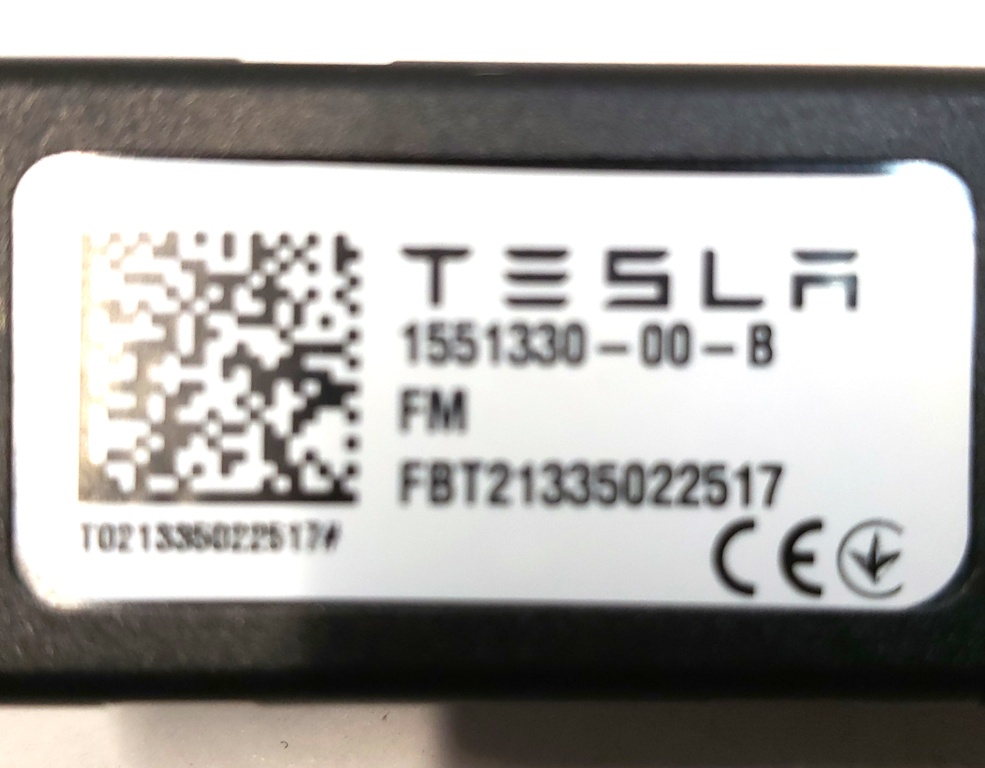 Amplificateur de signal FM Tesla modèle Y 1551330-00-B