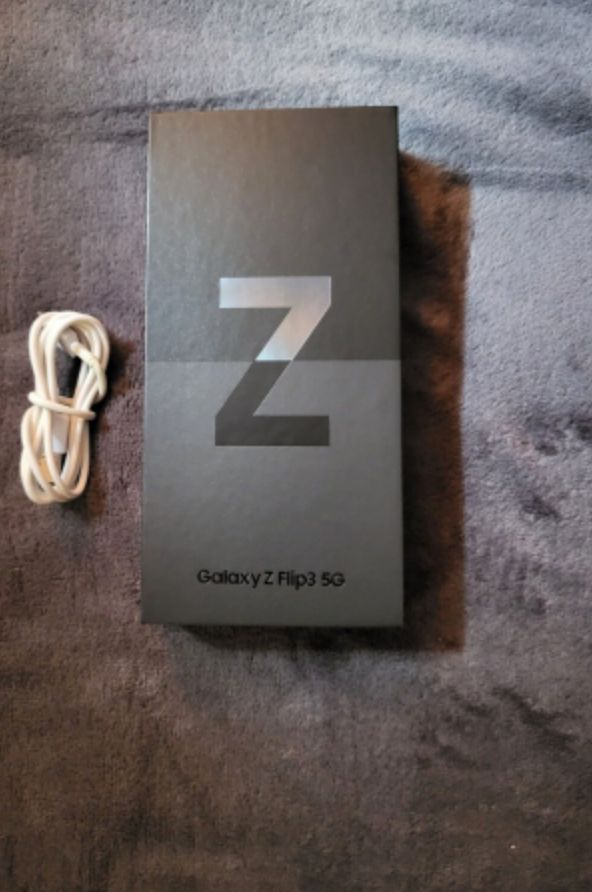 Samsung Galaxy Z Flip3