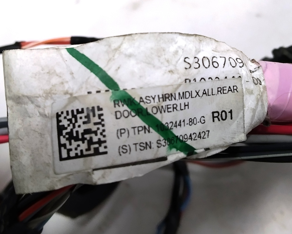 Câblage porte arrière gauche inférieur Tesla 1032441-80-G