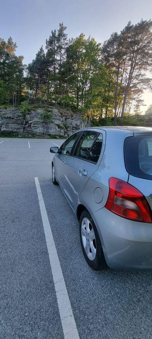 A vendre voiture Toyota Yaris 1.4 D-4D sol,AUTOMATIQUE