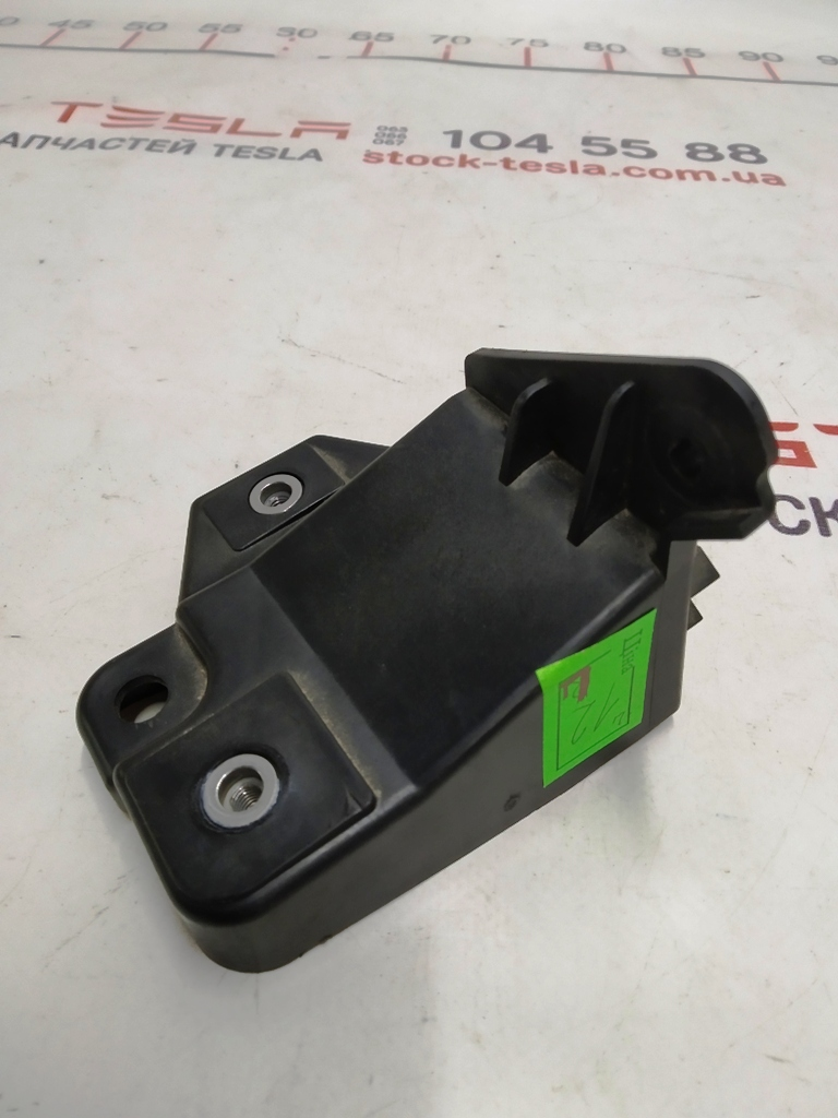 Support de pare-chocs avant intérieur gauche Tesla  1061331-00-B