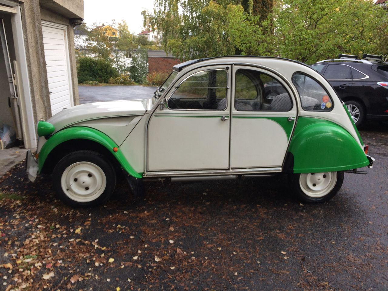 Citroën 2cv vert et blanc