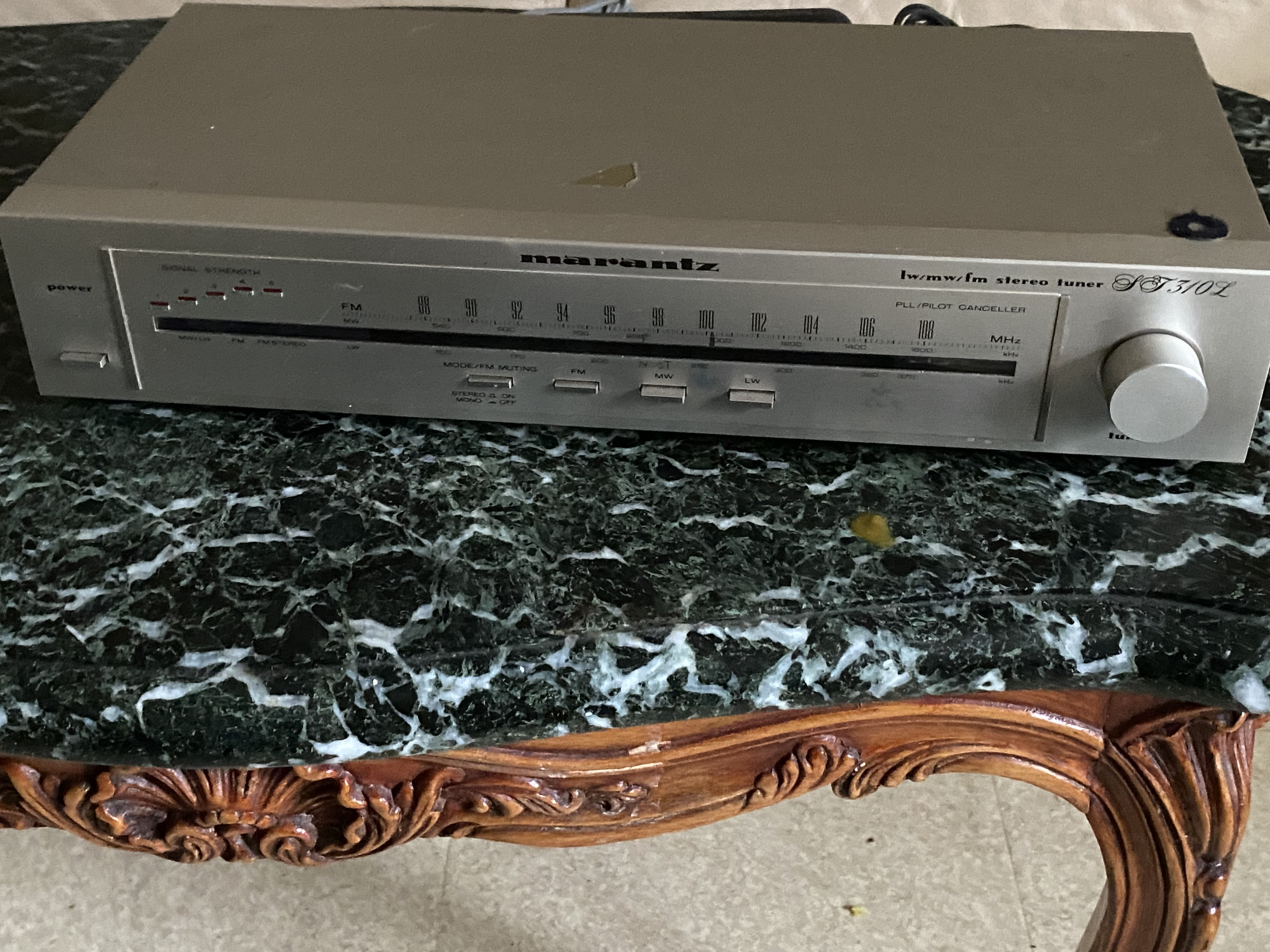 À VENDRE Tuner Classique Vintage Marantz ST 310 FM / AM tuner (1980 - 1982) EN L’ÉTAT ! - Miniature 4