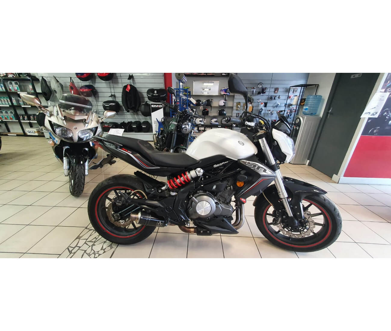 BENELLI 302 BN07/0217 - TRÈS BON ÉTAT - 18 012 Kms
