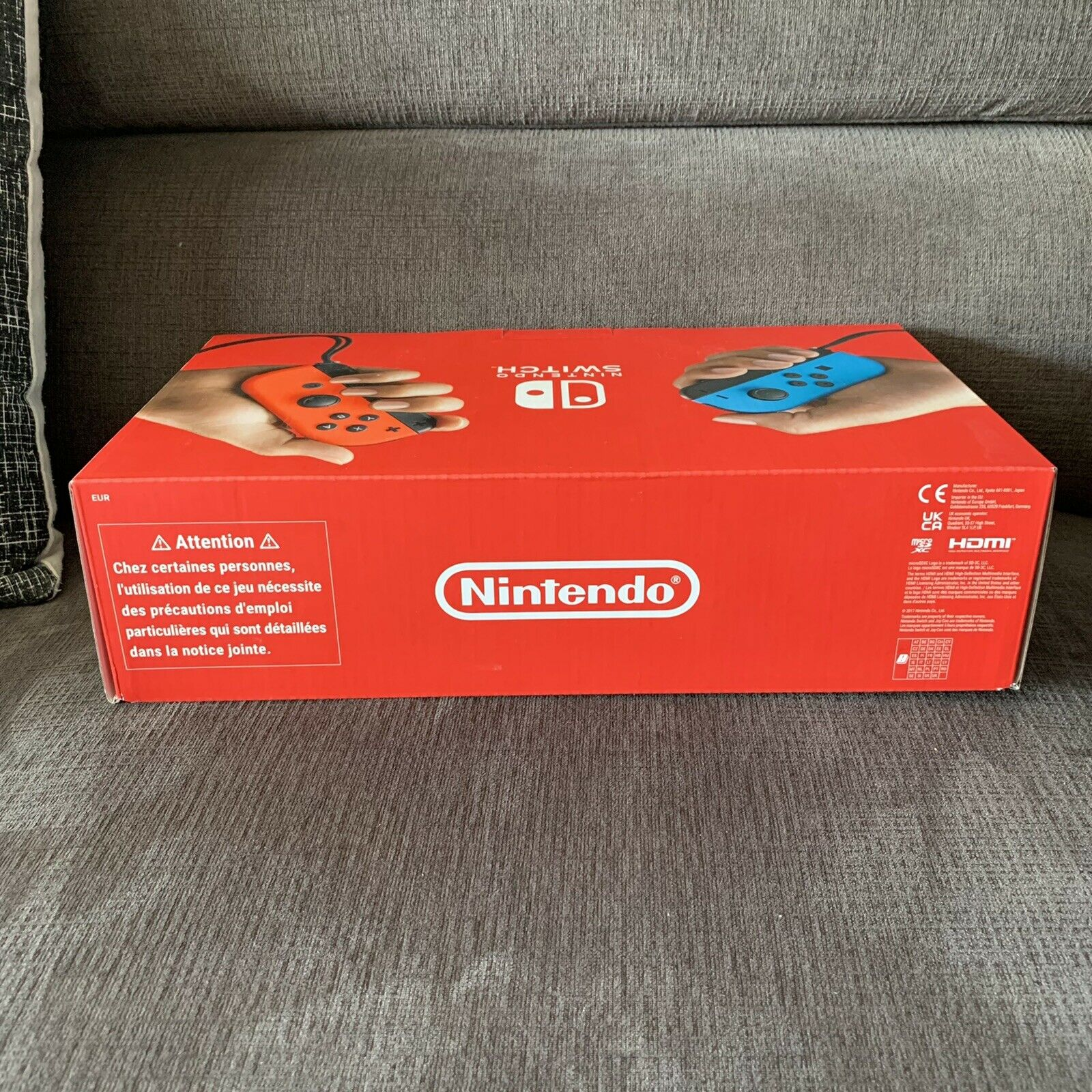 Console Nintendo Switch modèle V2 - Miniature 2