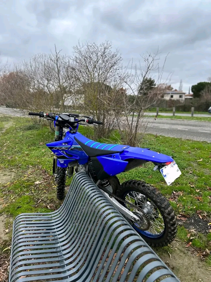 Je vends mon 125 Yze homologue 2021