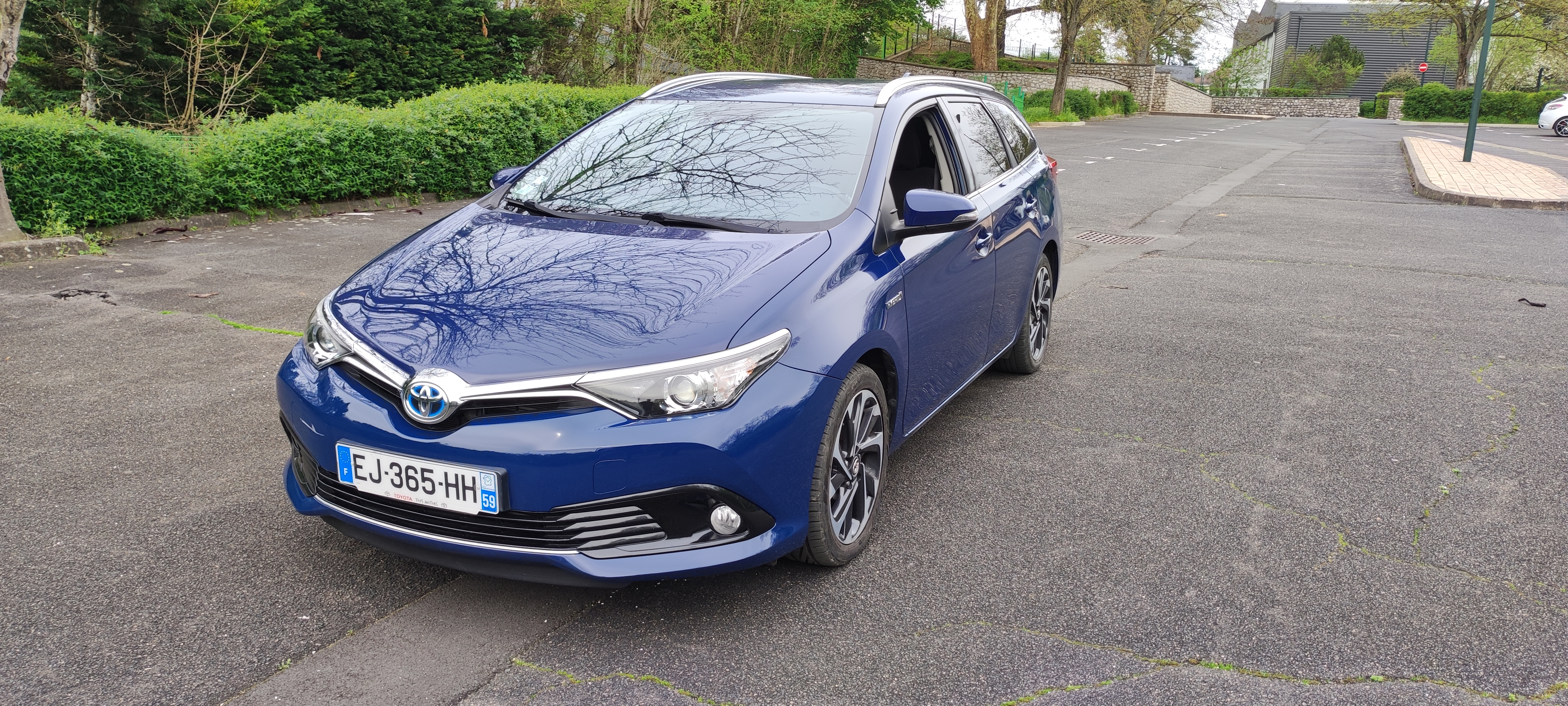 TOYOTA AURIS HYBRIDE ANNEE 2017 AUTOMATIQUE - Miniature 3