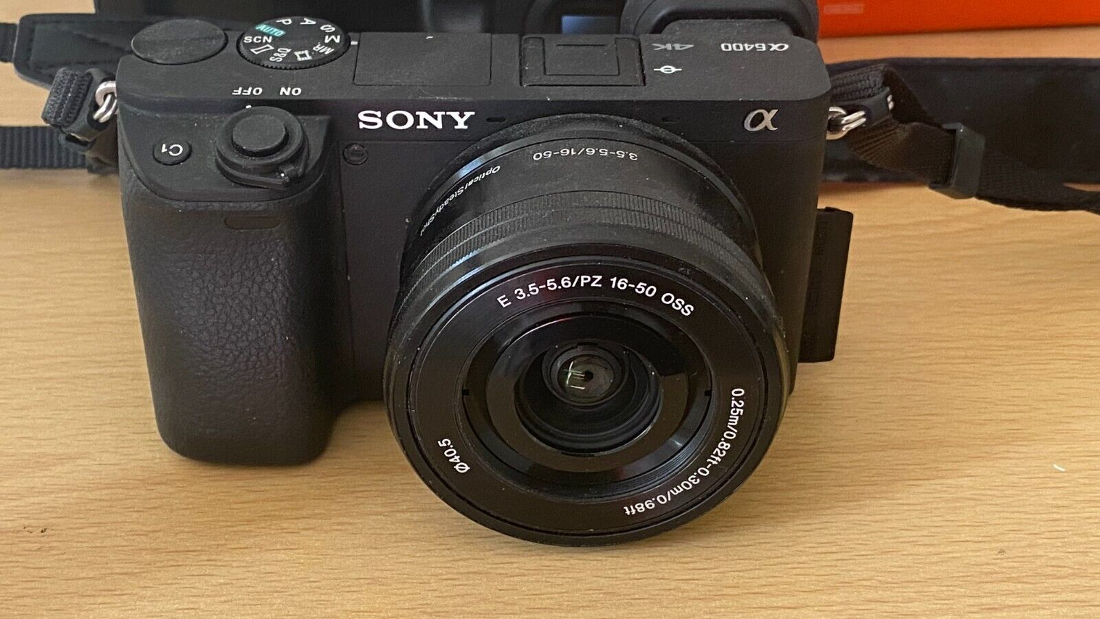 Kit appareil photo sans miroir Sony A6400 avec objectif 16-50 mm + équipement