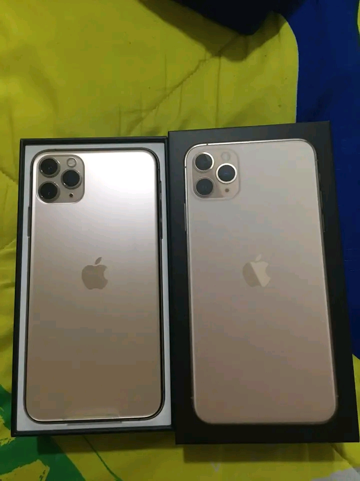IPhone 13 pro max Gold - Miniature 2