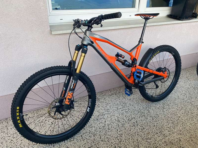 Nukeproof Mega 275 Carbon Gr personnalisé.  L