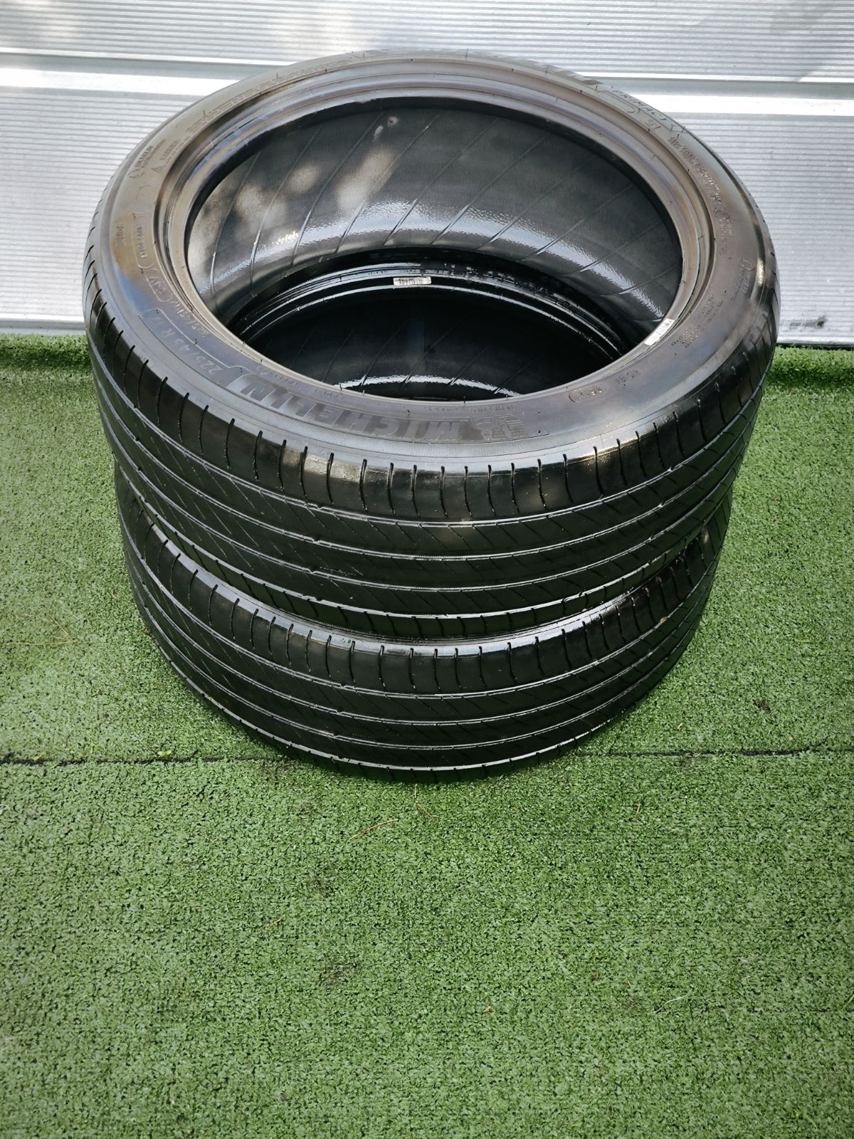 Pneus 225/45/17 - Miniature 2