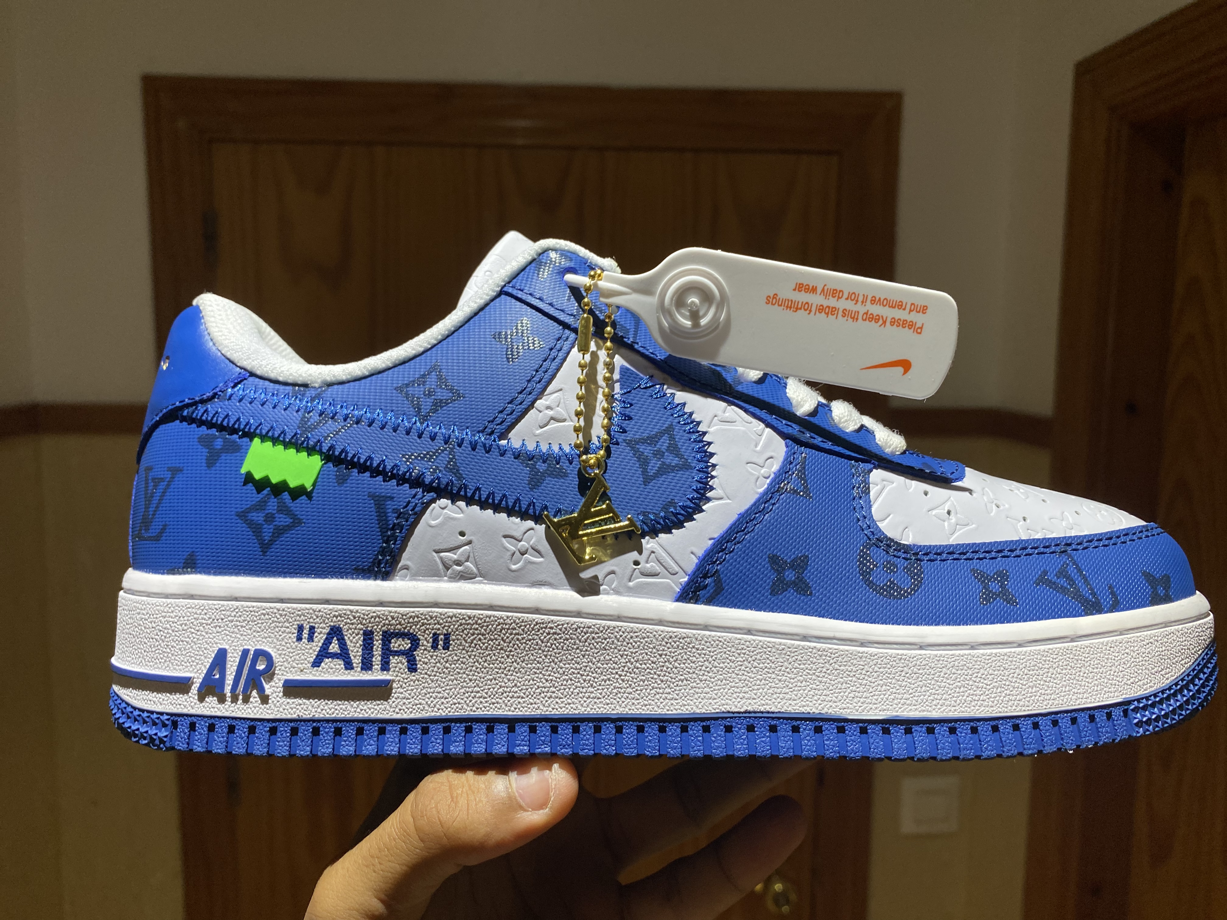 Nike aire force 1 x Lv