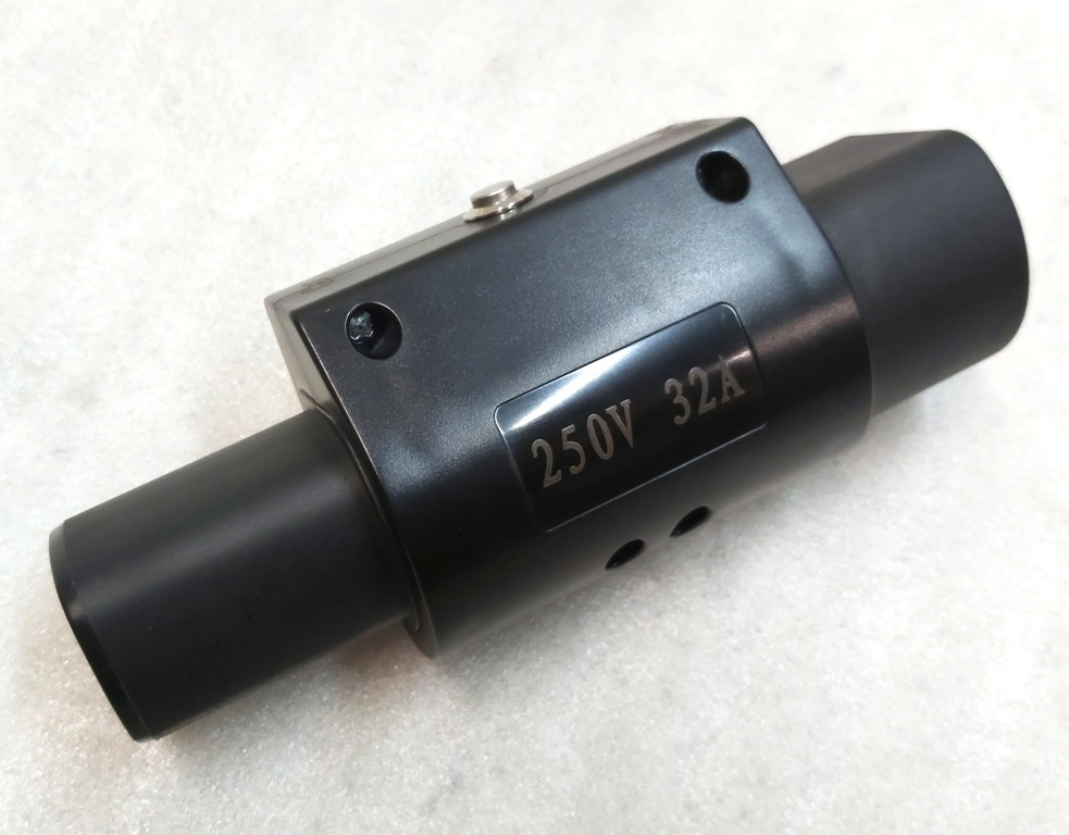 Adaptateur de charge TYPE2 EV Chargeur IEC 62196 32 A 7 kW Tesla IEC
62196 AE