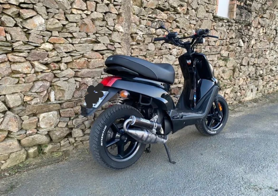 À vendre moto Scooter booster