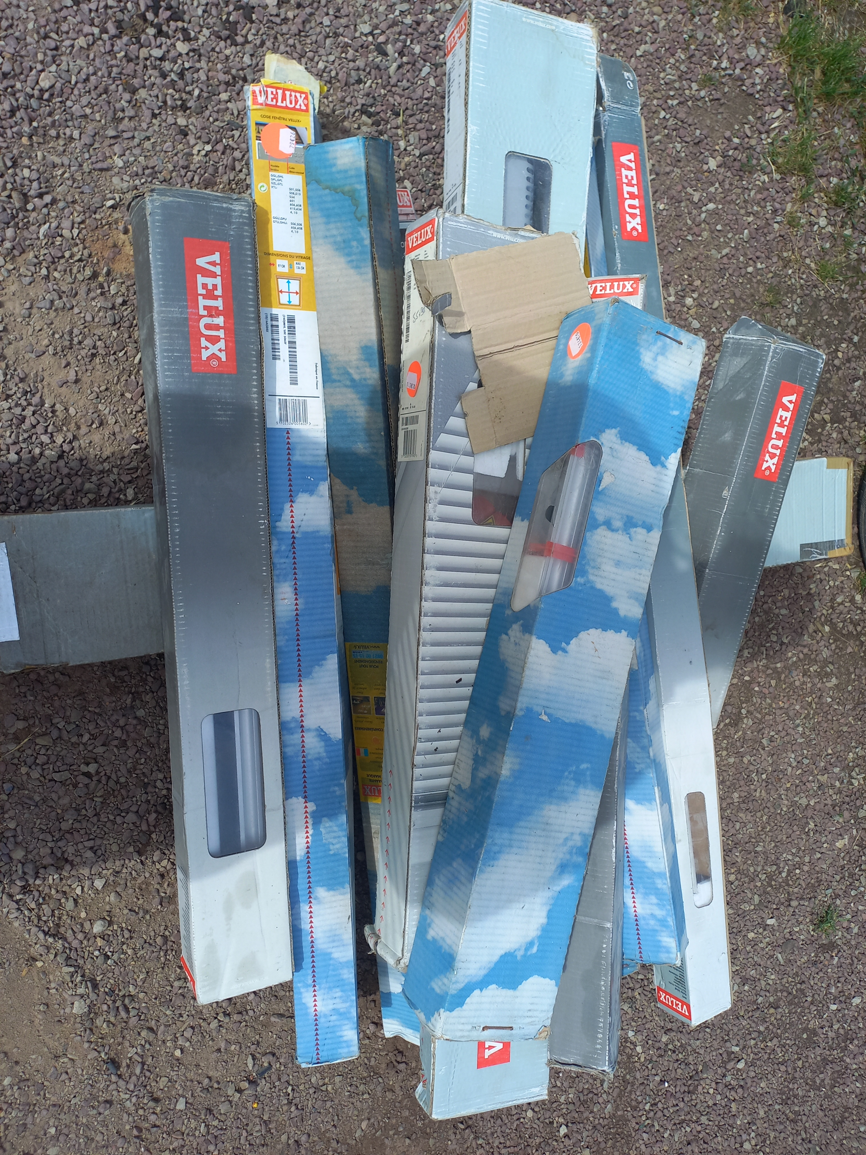 VEND STORE VELUX PARE SOLEIL