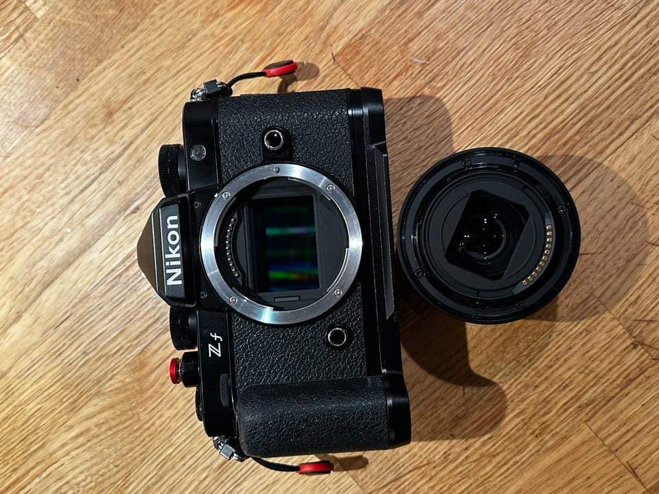 Nikon ZF avec Objectif 40mm F2 à vendre - Miniature 2