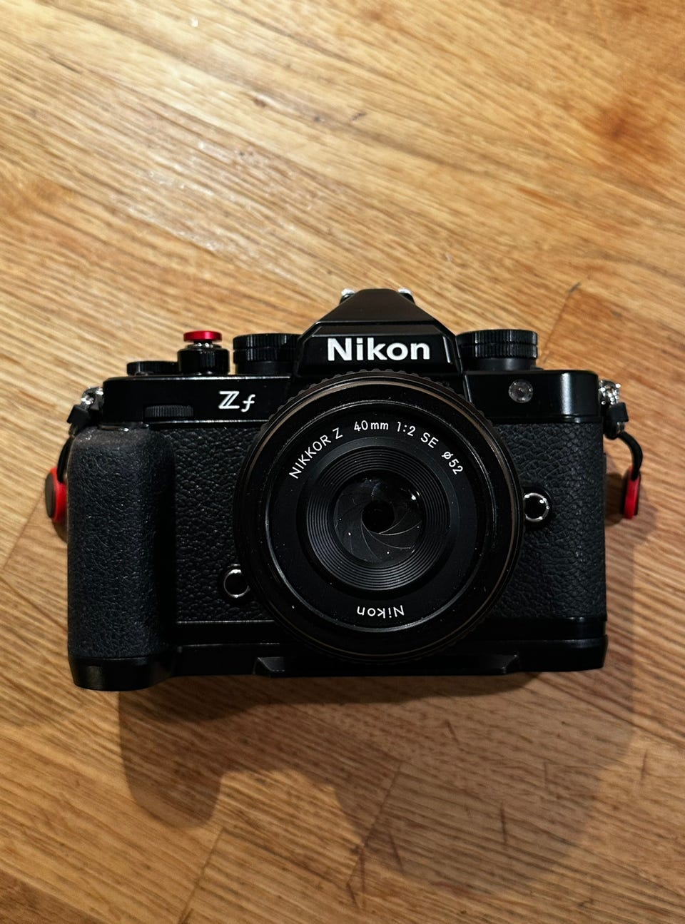 Nikon ZF avec Objectif 40mm F2 à vendre